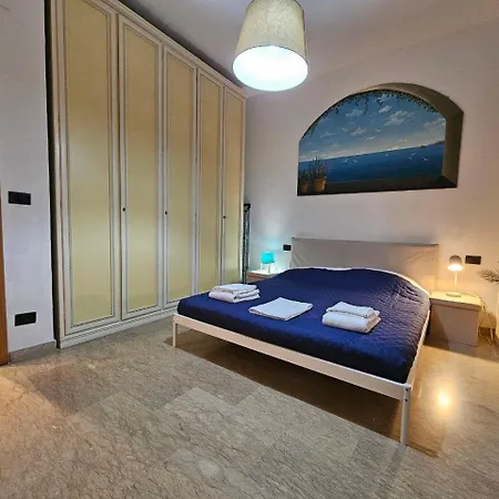 Apartment La Finestra Sul Porto By World *